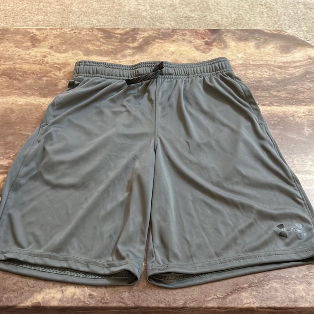 Under Armour Size Youth M gray